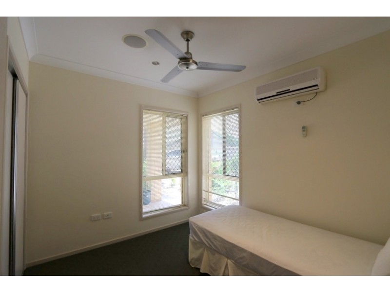 25-27 Mooney Crescent, Emerald QLD 4720