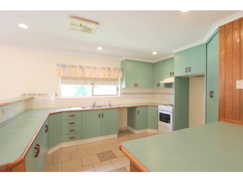8 Judith Grove, Emerald QLD 4720