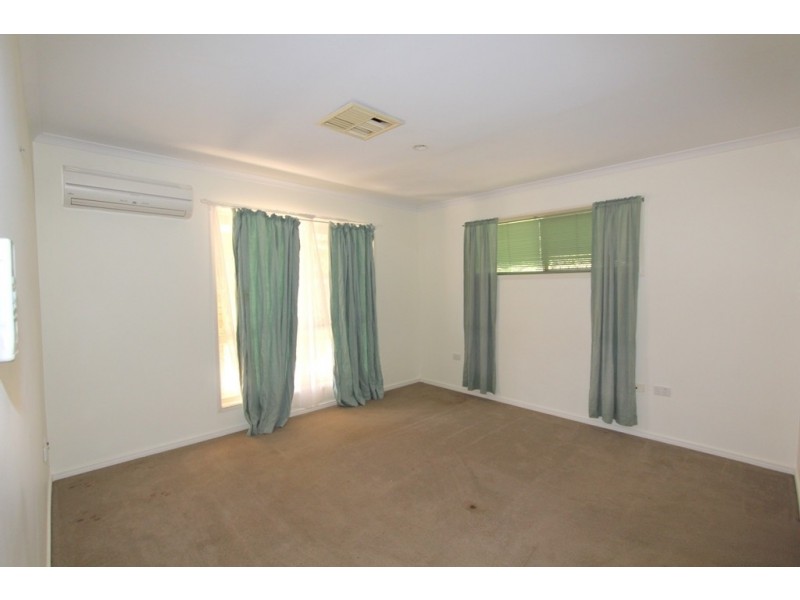 8 Judith Grove, Emerald QLD 4720