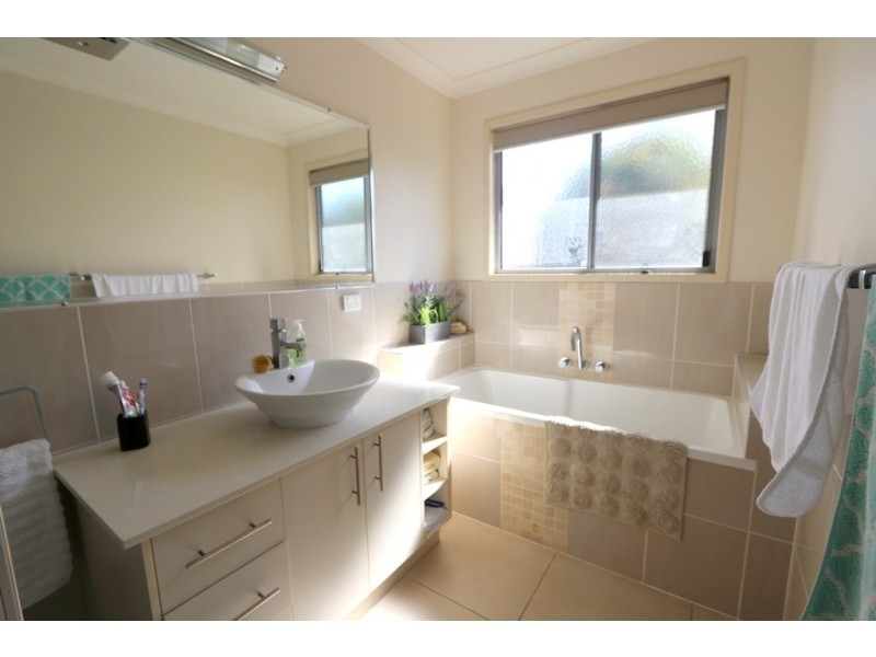4 Stephan Street, Emerald QLD 4720