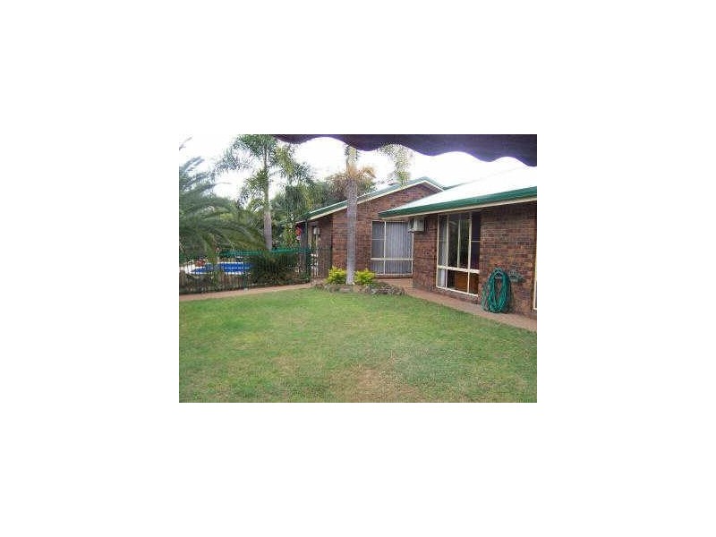 1 Rivoli Place, Emerald QLD 4720