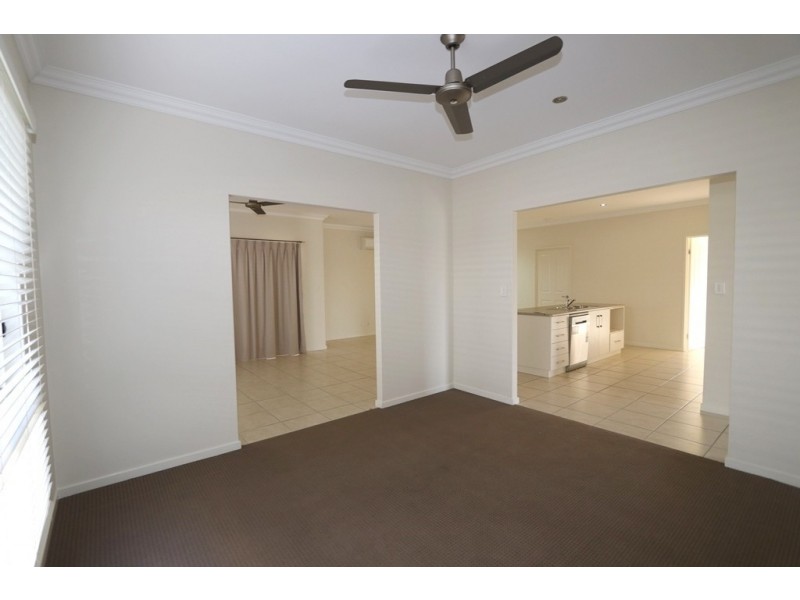 4 Easton Street, Emerald QLD 4720