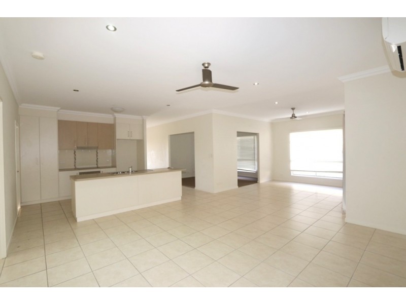 4 Easton Street, Emerald QLD 4720