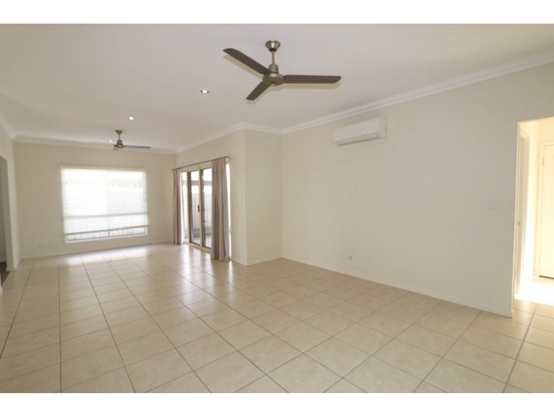 4 Easton Street, Emerald QLD 4720