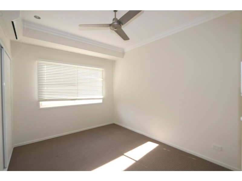 4 Easton Street, Emerald QLD 4720