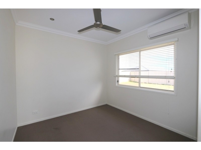 4 Easton Street, Emerald QLD 4720