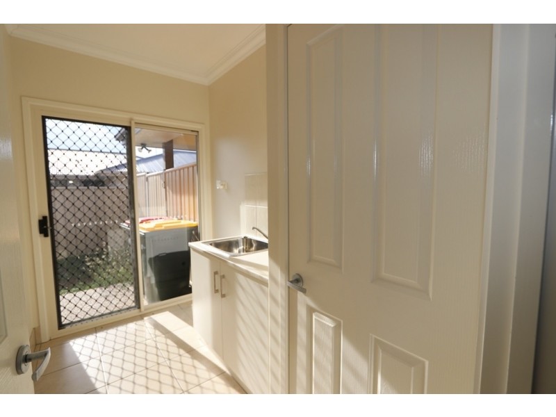 4 Easton Street, Emerald QLD 4720