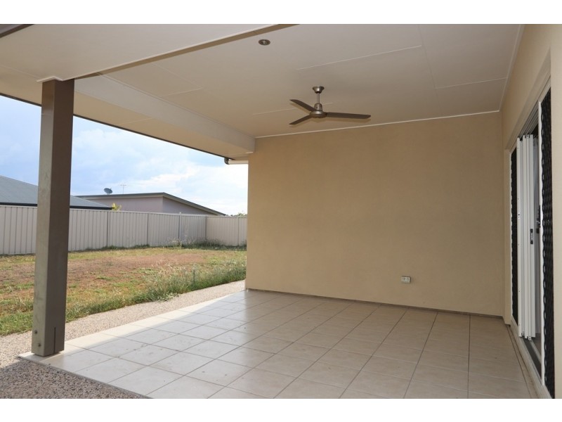 4 Easton Street, Emerald QLD 4720