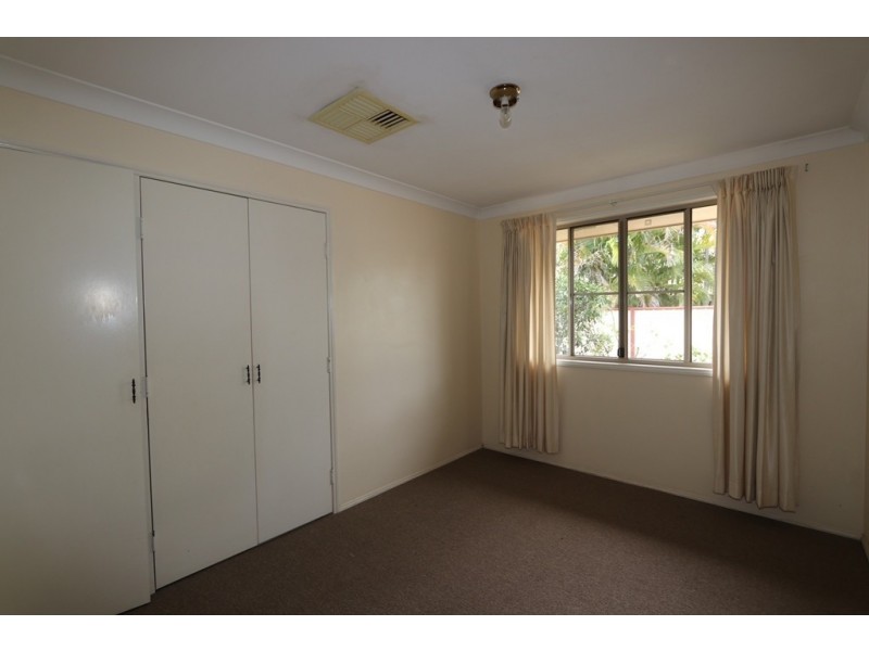 9 Cowan Cr, Emerald QLD 4720