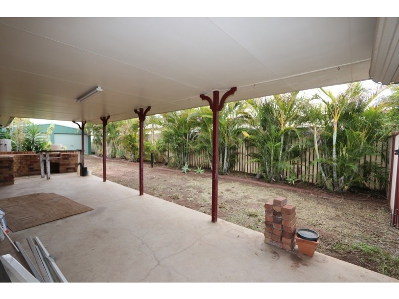 9 Cowan Cr, Emerald QLD 4720