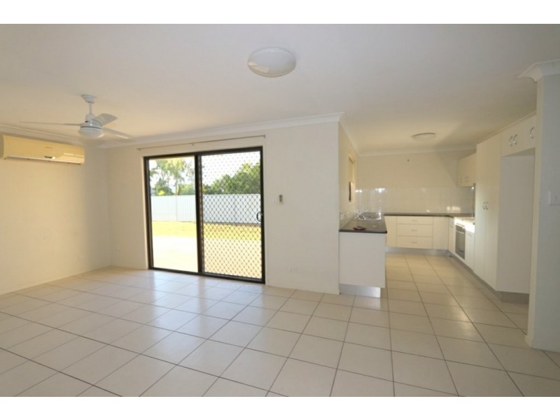 9 Rogers Street, Emerald QLD 4720