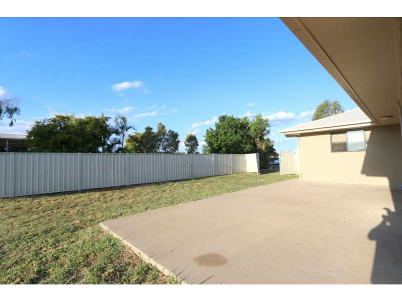 9 Rogers Street, Emerald QLD 4720