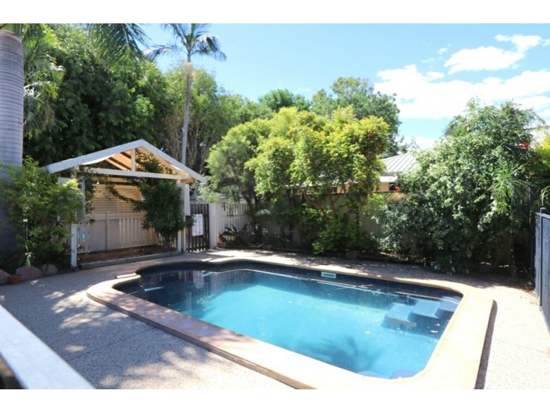 9 Rivoli Place, Emerald QLD 4720