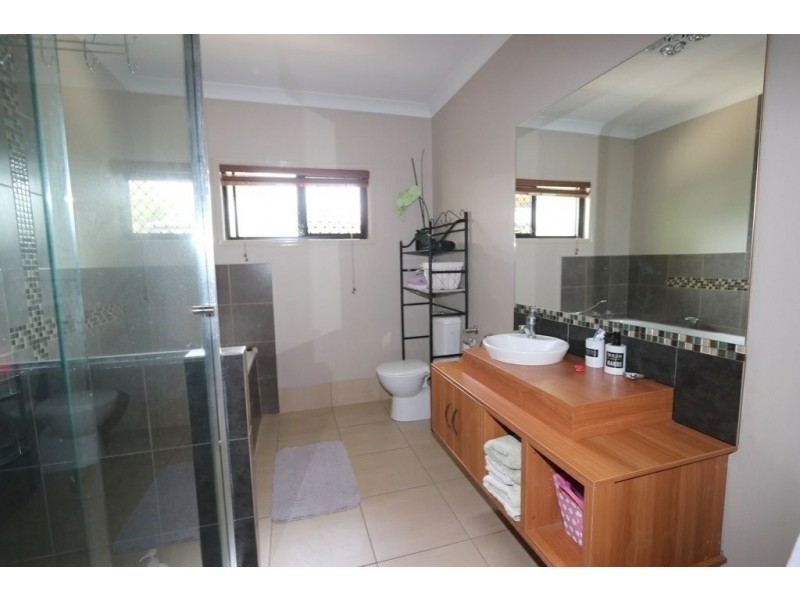 5 Chandon Court, Emerald QLD 4720