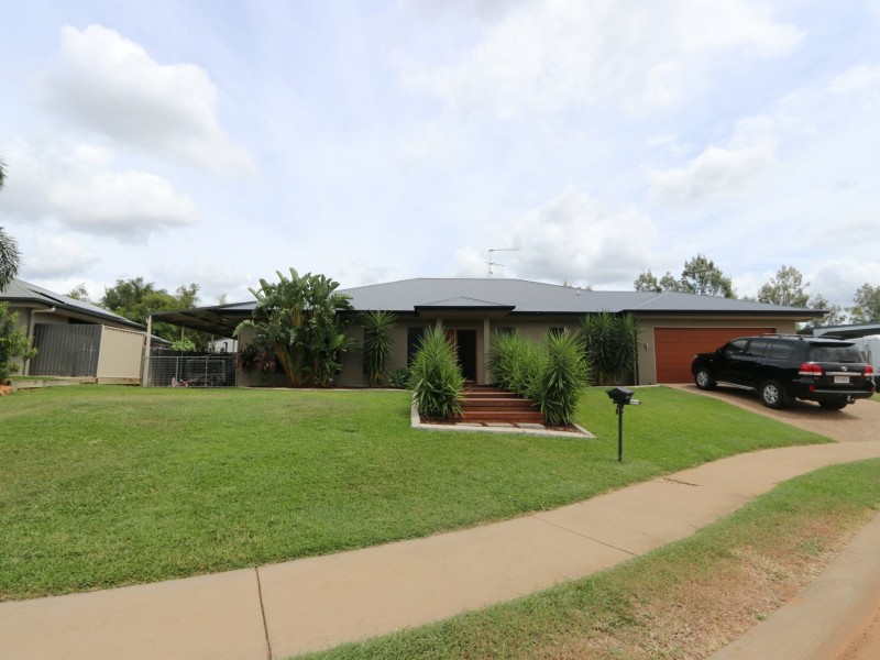 5 Chandon Court, Emerald QLD 4720