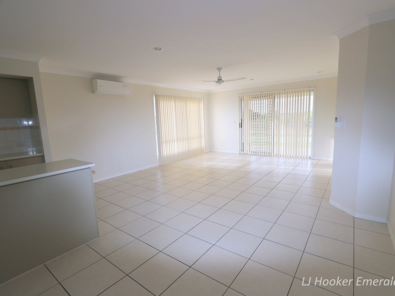 15 Scott Peak, Capella QLD 4723