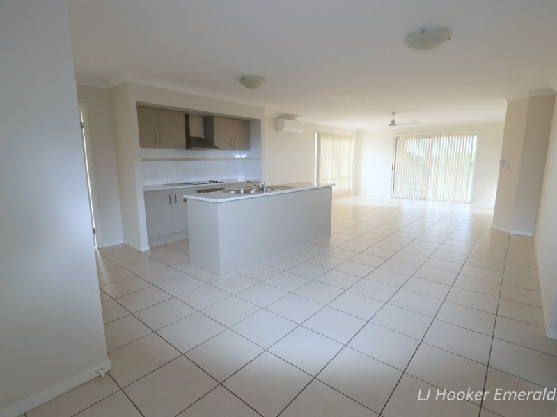 15 Scott Peak, Capella QLD 4723