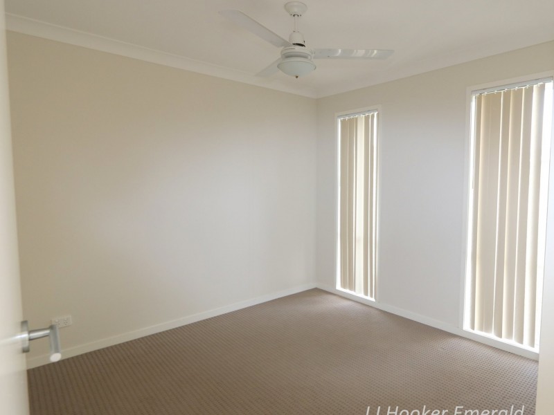 15 Scott Peak, Capella QLD 4723