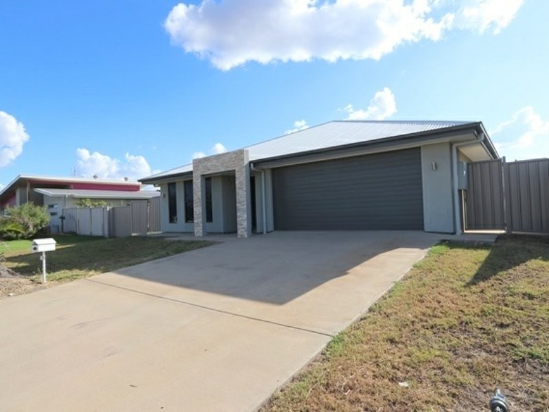 9 Lauren Drive, Emerald QLD 4720