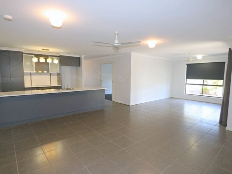9 Lauren Drive, Emerald QLD 4720