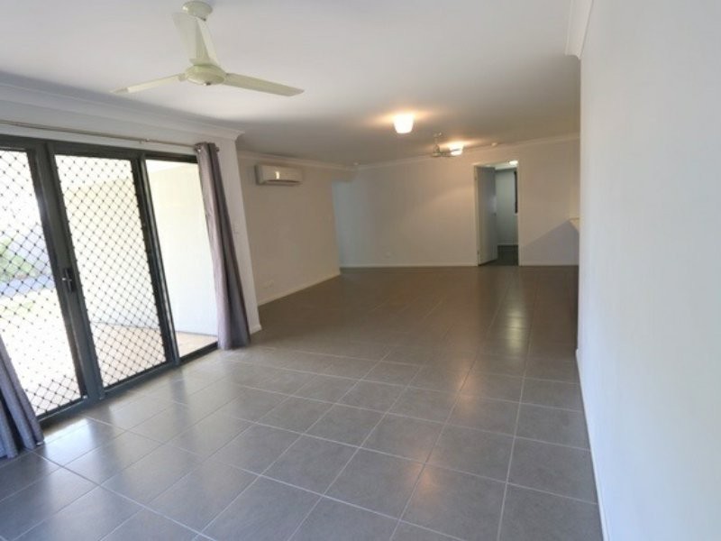 9 Lauren Drive, Emerald QLD 4720