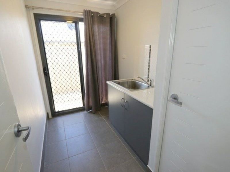 9 Lauren Drive, Emerald QLD 4720