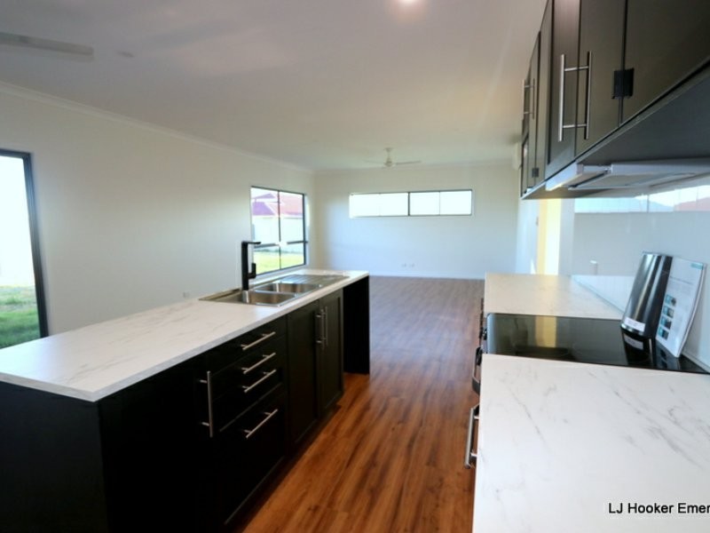 8 Costello Court, Emerald QLD 4720