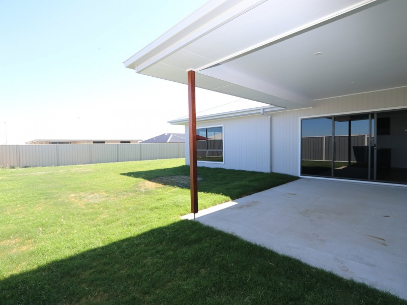 8 Costello Court, Emerald QLD 4720