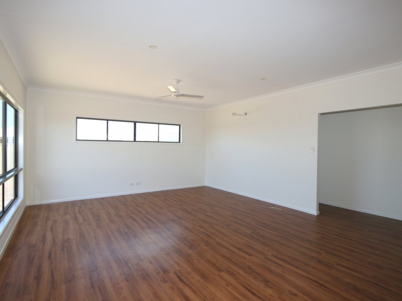 8 Costello Court, Emerald QLD 4720