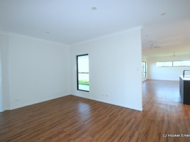 8 Costello Court, Emerald QLD 4720