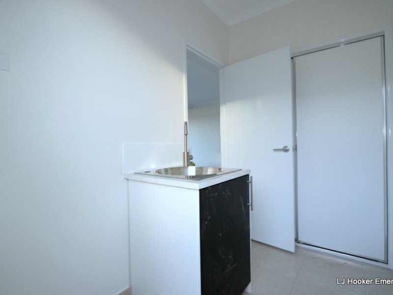 8 Costello Court, Emerald QLD 4720
