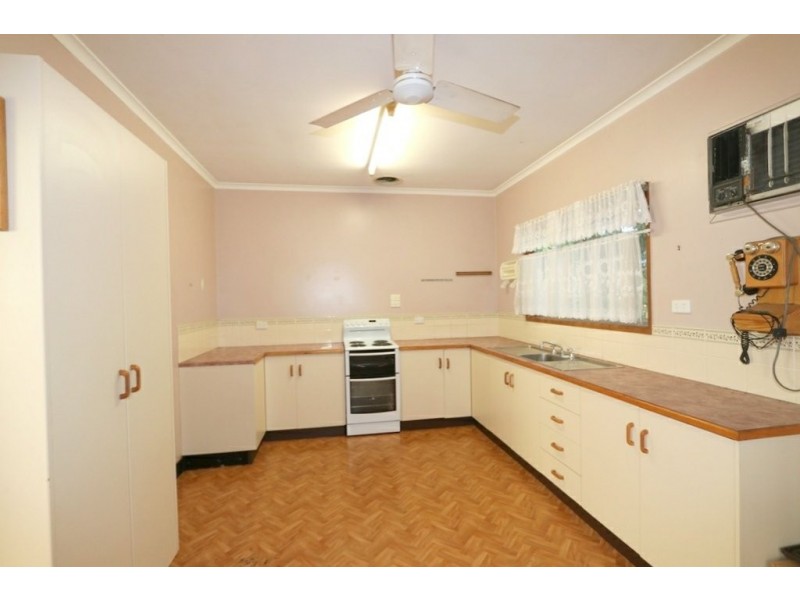 12 Mellish Crescent, Emerald QLD 4720