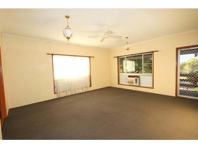 12 Mellish Crescent, Emerald QLD 4720