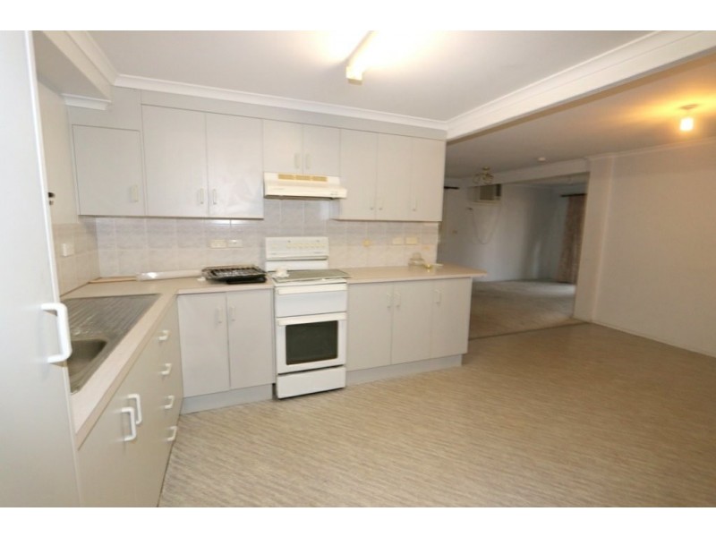 12 Mellish Crescent, Emerald QLD 4720