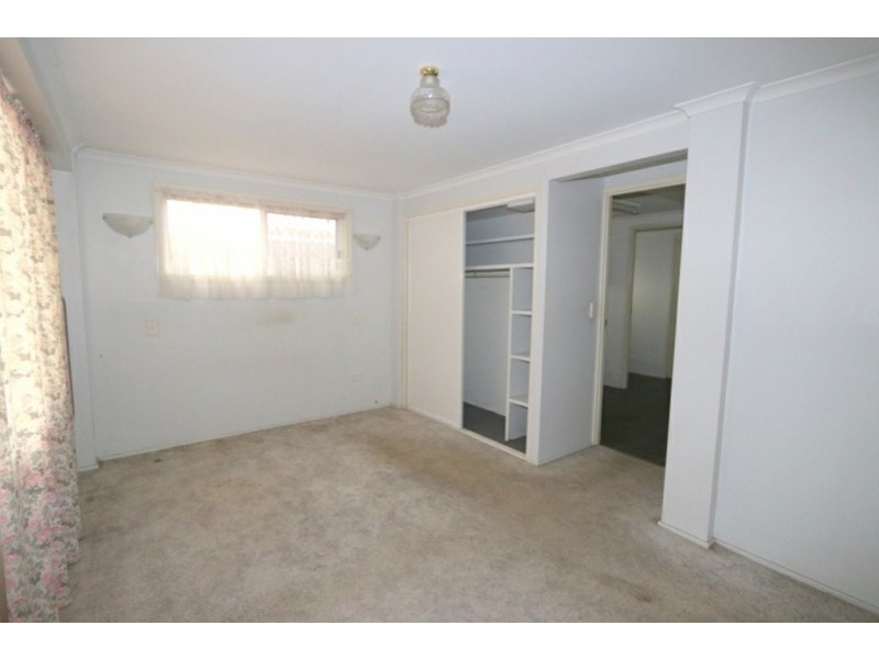 12 Mellish Crescent, Emerald QLD 4720