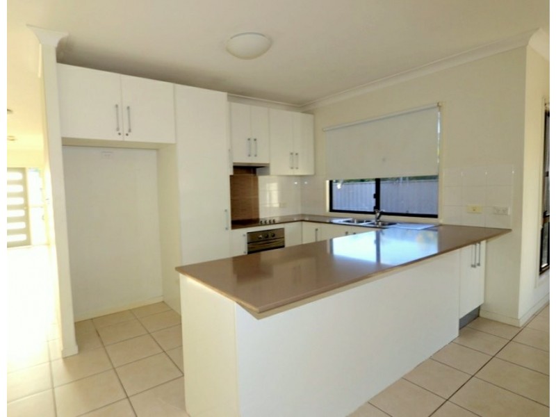 3 Paperbark Place, Emerald QLD 4720