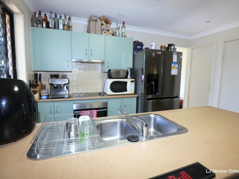 19 Vicki Close, Emerald QLD 4720