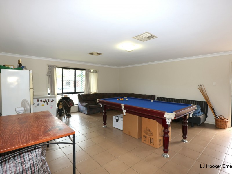 19 Vicki Close, Emerald QLD 4720