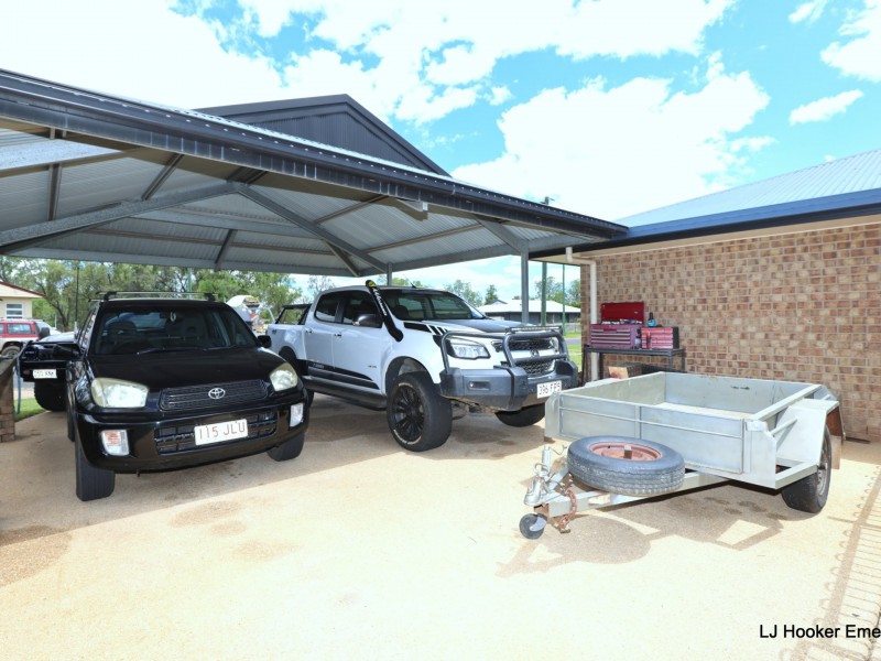 19 Vicki Close, Emerald QLD 4720