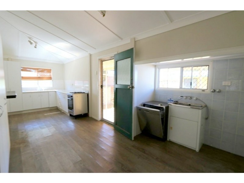 80 Anakie Street, Emerald QLD 4720