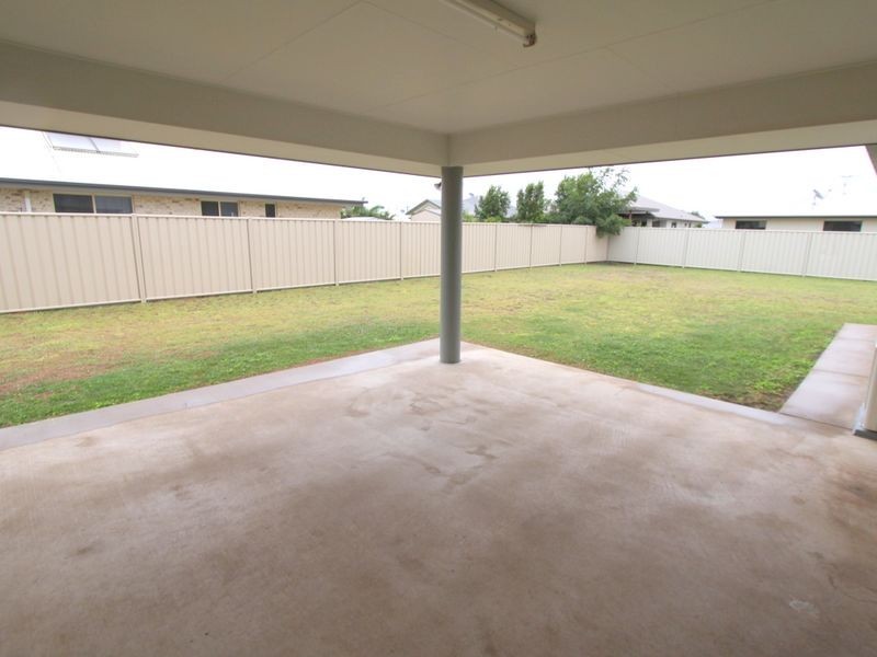 16 Bluegums Drive, Emerald QLD 4720