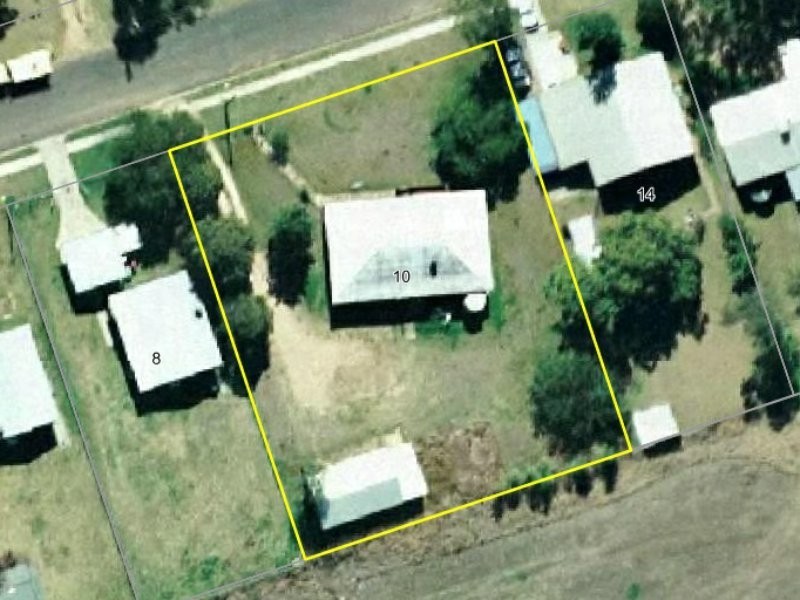 10 Retro Street, Capella QLD 4723