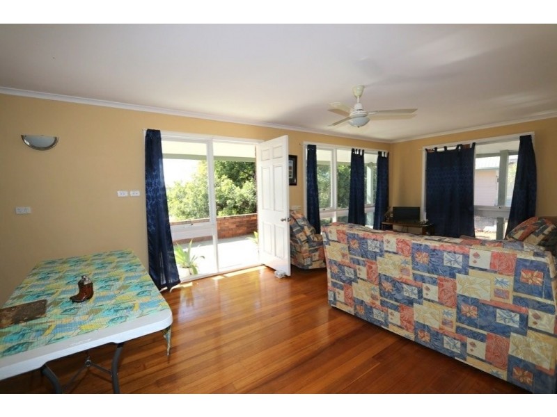 10 Retro Street, Capella QLD 4723