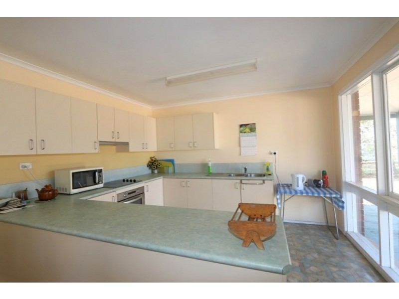 10 Retro Street, Capella QLD 4723