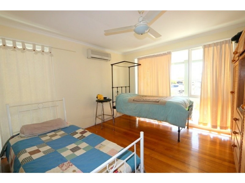 10 Retro Street, Capella QLD 4723