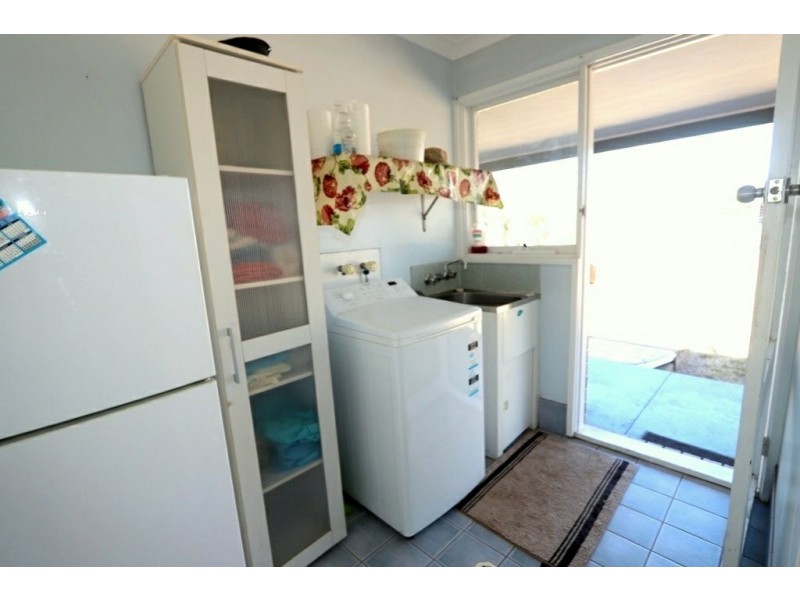 10 Retro Street, Capella QLD 4723