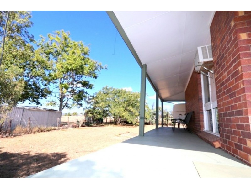 10 Retro Street, Capella QLD 4723