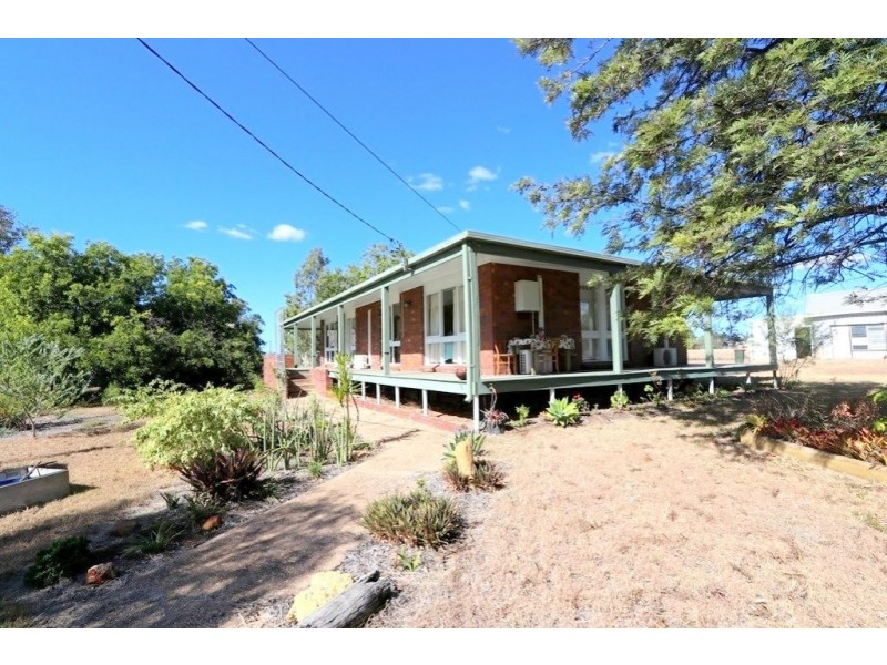 10 Retro Street, Capella QLD 4723