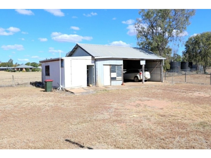 10 Retro Street, Capella QLD 4723