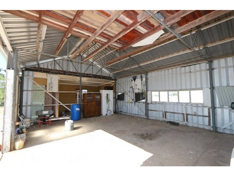 10 Retro Street, Capella QLD 4723